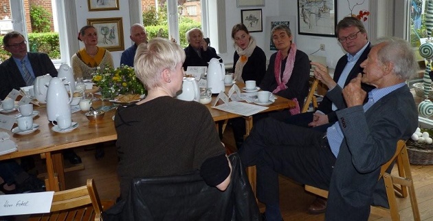 Treffen der Gründungsmitglieder  für die Reck-Stiftung in der Galerie Sarafand