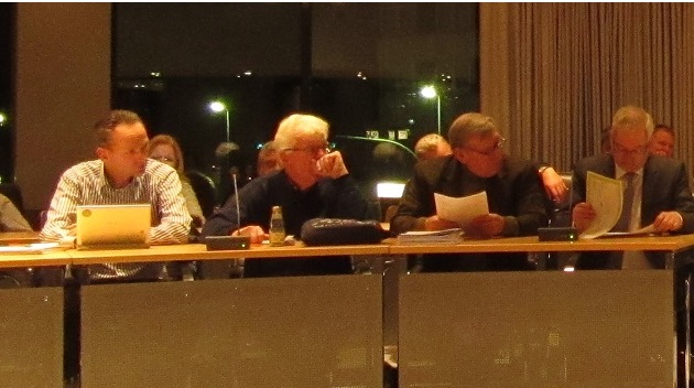 Die Chefs sitzen bei der CDU außen. Dietmar Kahle ganz links, Michael Meschede ganz rechts, dazwischen Wilfried Mohr und Jens Müller (Archivbild)