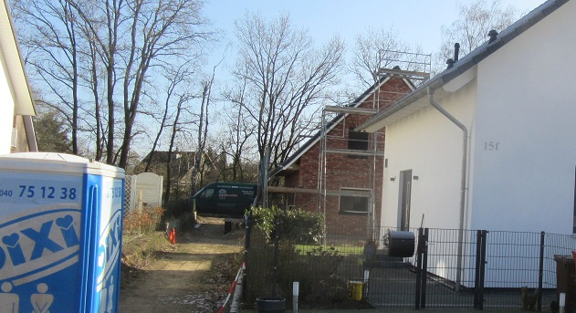 Vorne Putzfassade, hinten Klinker. In diesem Neubaugebiet in Henstedt-Ulzburg gibt es überhaupt keine Vorgabe für die Fassadengestaltung