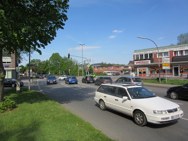 Acht Unfälle 2016 an der Kreuzung Hamburger Straße/Maurepasstraße/Lindenstraße