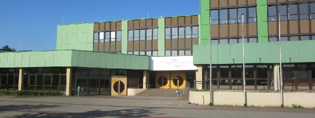 Baujahr 1974: die grüne Schule