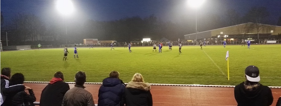 Niederlage vor 500 Fans – Fußballer bereiten sich auf Liga-Abschied vor